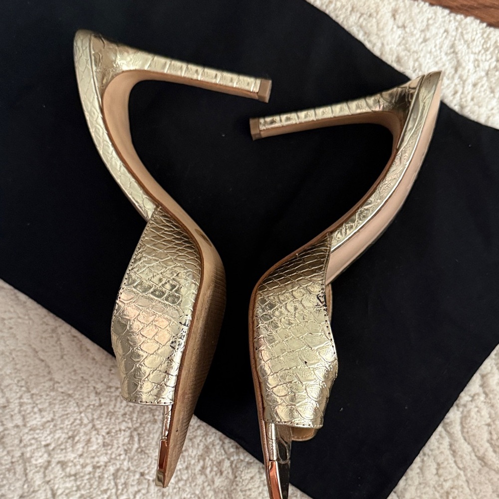 INC International Concepts Gold Textured Heels - Picture 3 of 5